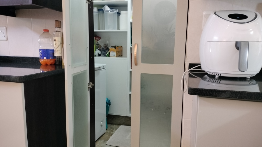 5 Bedroom Property for Sale in Fraaiuitsig Western Cape